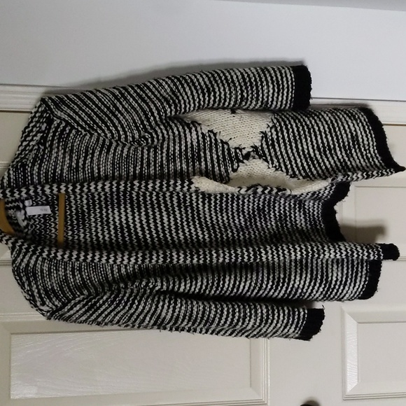 Oversized Chunky Knit Cardigan Black and White - Picture 2 of 7